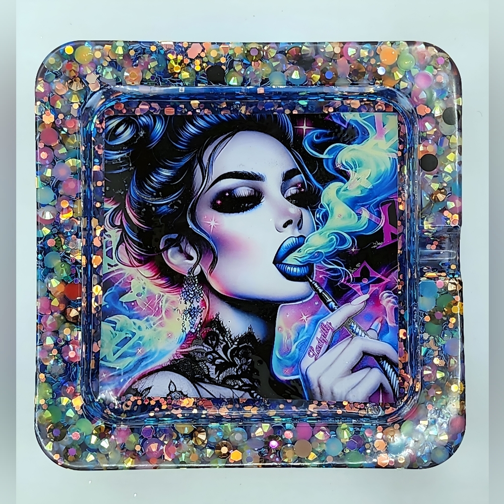 Luxury Ash Tray - Picture 7 of 9